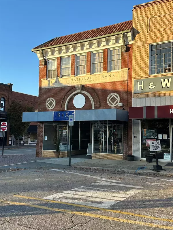 105 N Main AVE, Newton, NC 28658