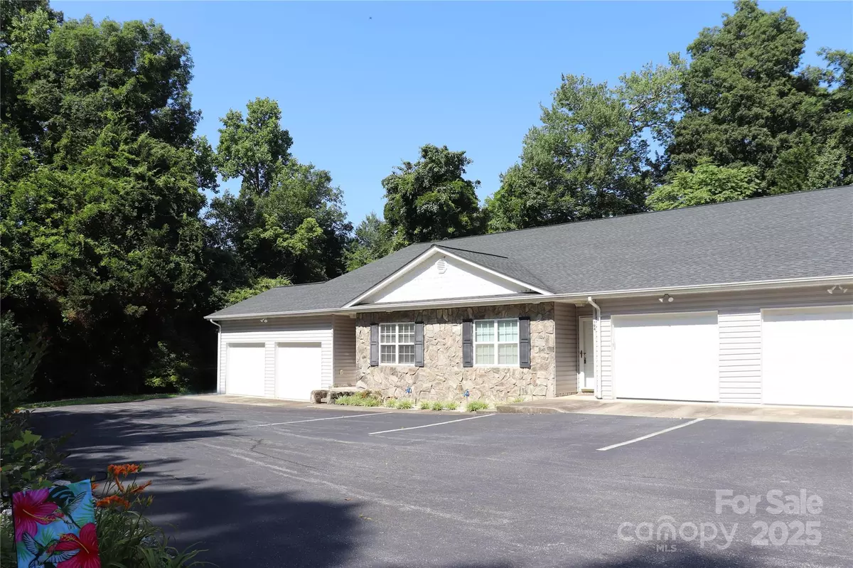 Taylorsville, NC 28681,194 E Jay DR #Unit #3