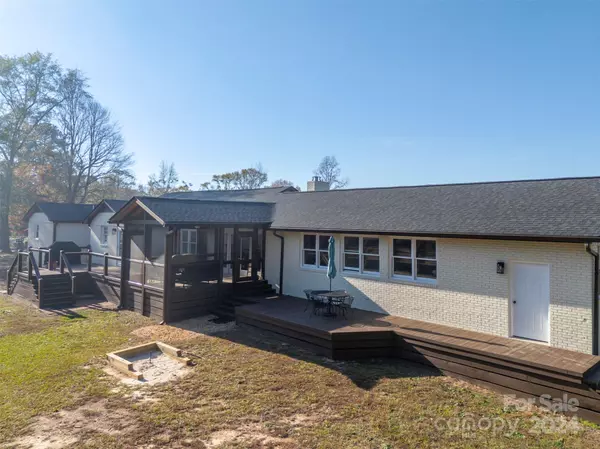 Campobello, SC 29322,125 Pine TRCE