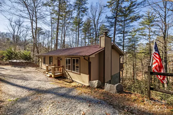 276 Knob Creek RD, Pisgah Forest, NC 28768