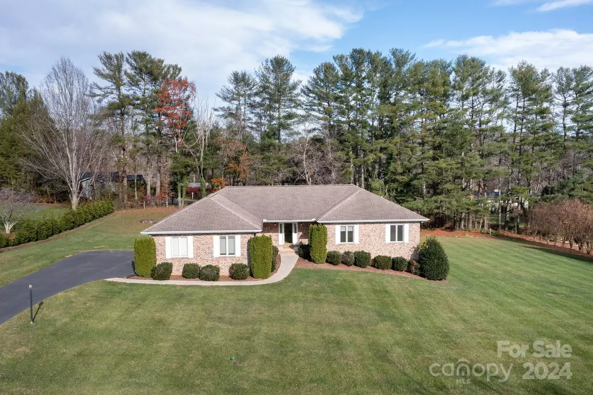 Hendersonville, NC 28739,14 Beaumont DR