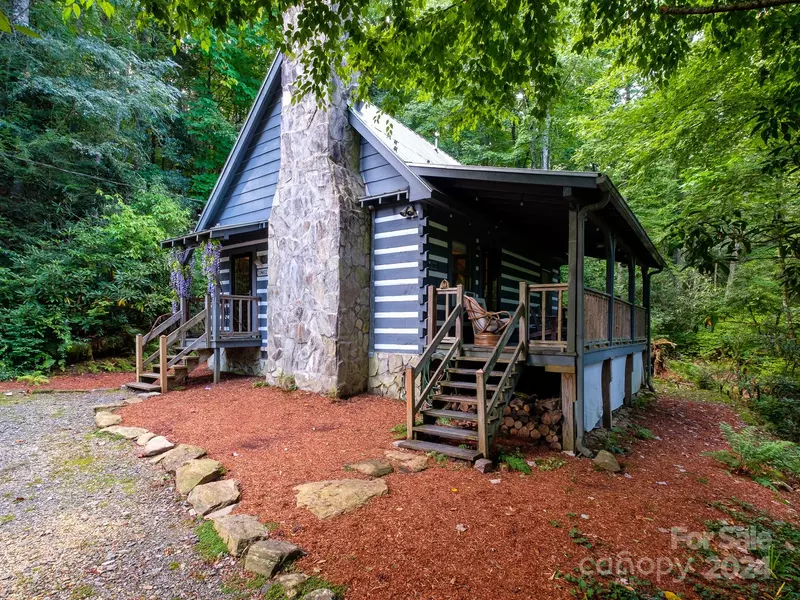 11462 Greenville HWY, Cedar Mountain, NC 28718