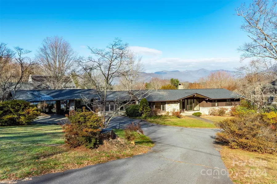 208 Dogwood LN, Black Mountain, NC 28711