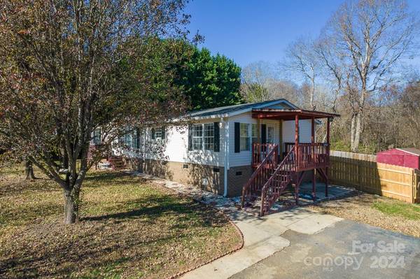 3352 Bendwood RD, Newton, NC 28658