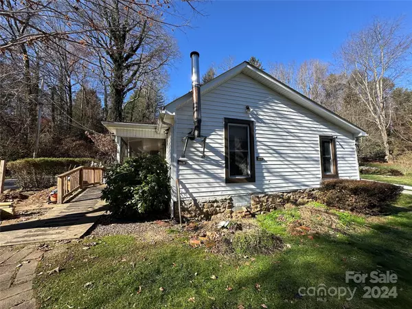 405 Daisey AVE, Waynesville, NC 28786