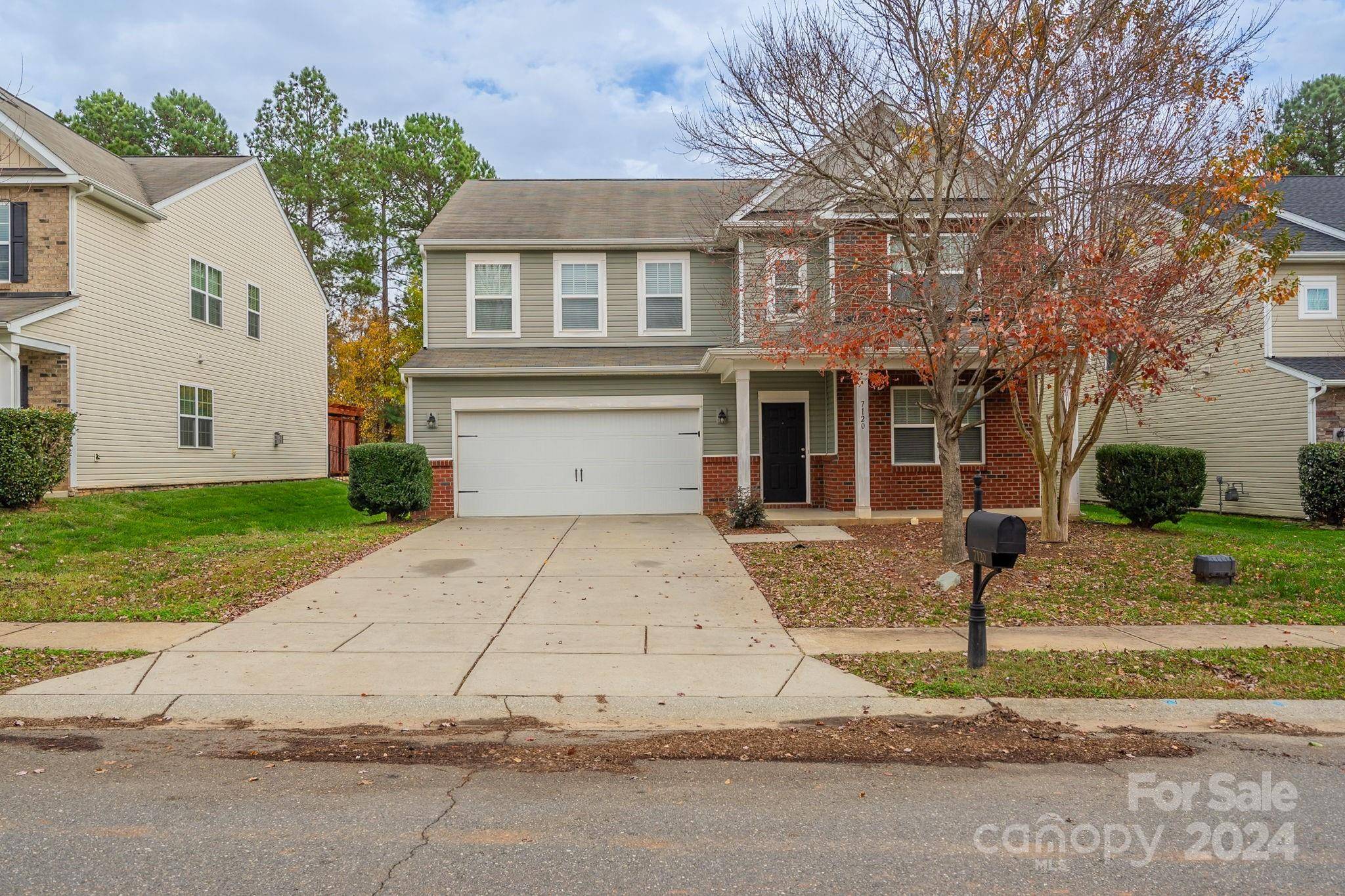 7120 Kinley Commons LN, Charlotte, NC 28278