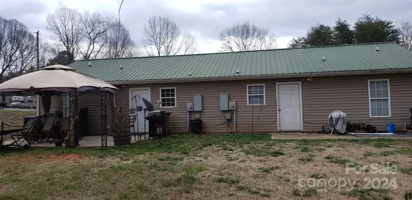 Lincolnton, NC 28092,365  367 Turner ST #6