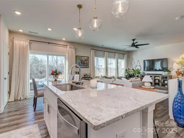 Charlotte, NC 28216,2123 Belterra DR