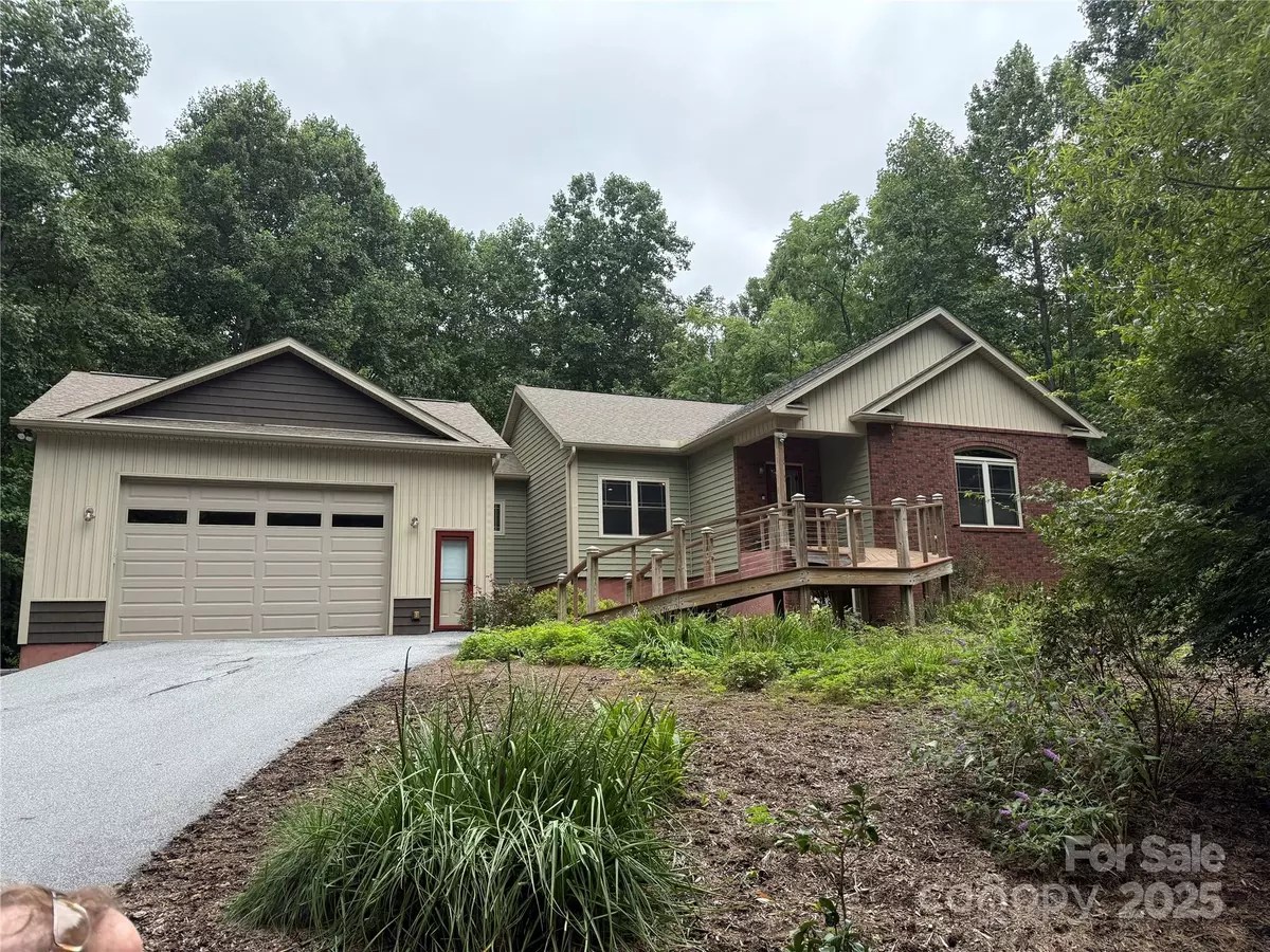 Etowah, NC 28729,281 Ewbank RD