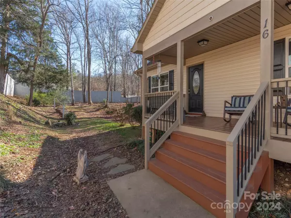 Weaverville, NC 28787,16 Southwood DR