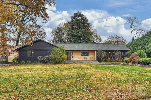 1823 Bentley PL, Charlotte, NC 28205