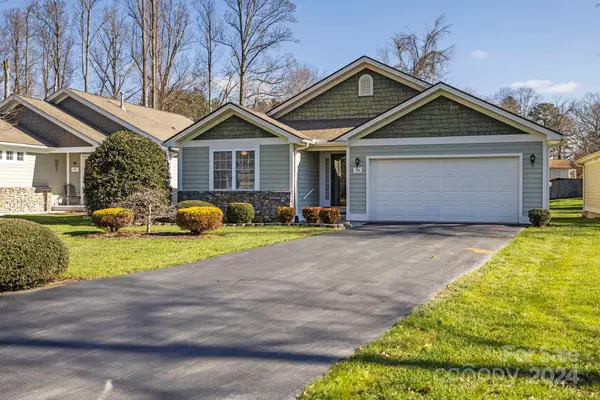 134 Fairway View DR, Etowah, NC 28729