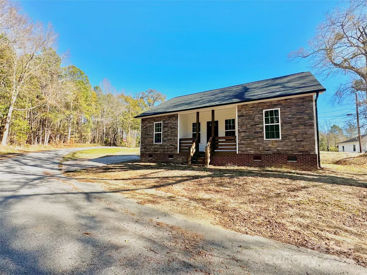 Great Falls, SC 29055,99 Locust ST