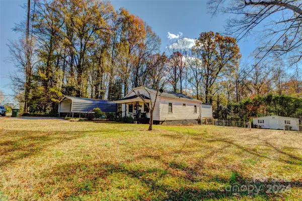 405 W Carroll ST, Cherryville, NC 28021