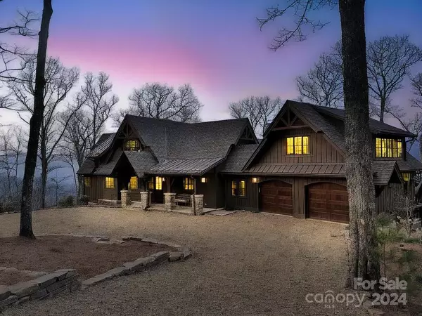 281 High Cliffs RD, Cashiers, NC 28717