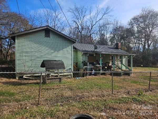 894 Log Cabin DR, Gastonia, NC 28054