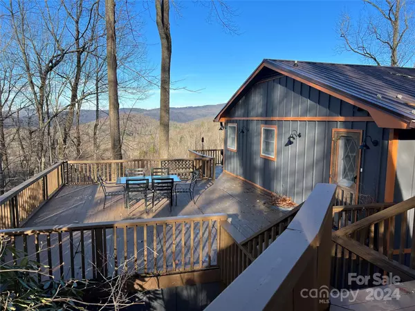 Elk Park, NC 28622,210 Hemlock DR