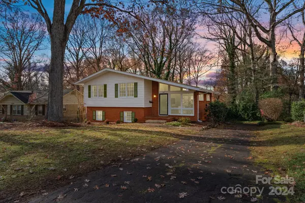 6108 Netherwood DR, Charlotte, NC 28210