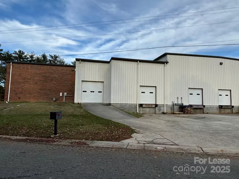 101 Commercial DR, Mooresville, NC 28115