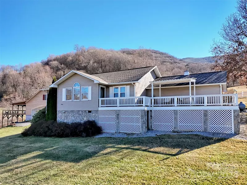 115 Gordon DR, Waynesville, NC 28786