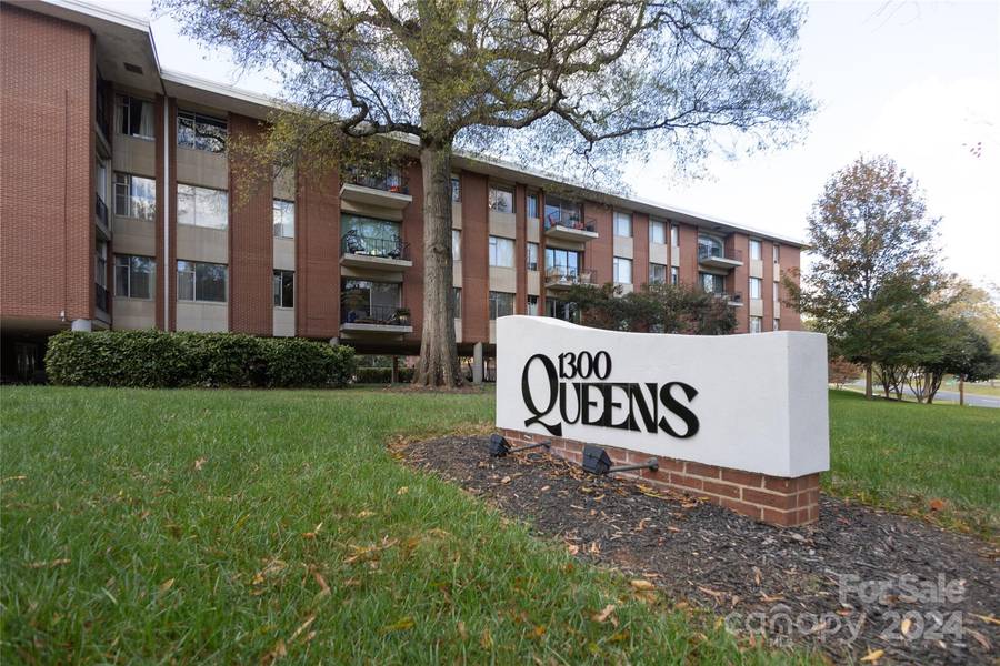 1300 Queens RD #405, Charlotte, NC 28207