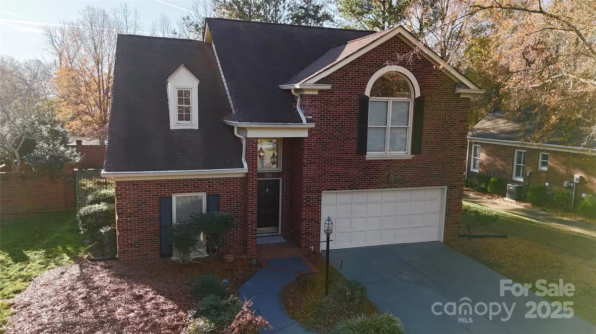 Charlotte, NC 28277,7031 Walton Heath LN