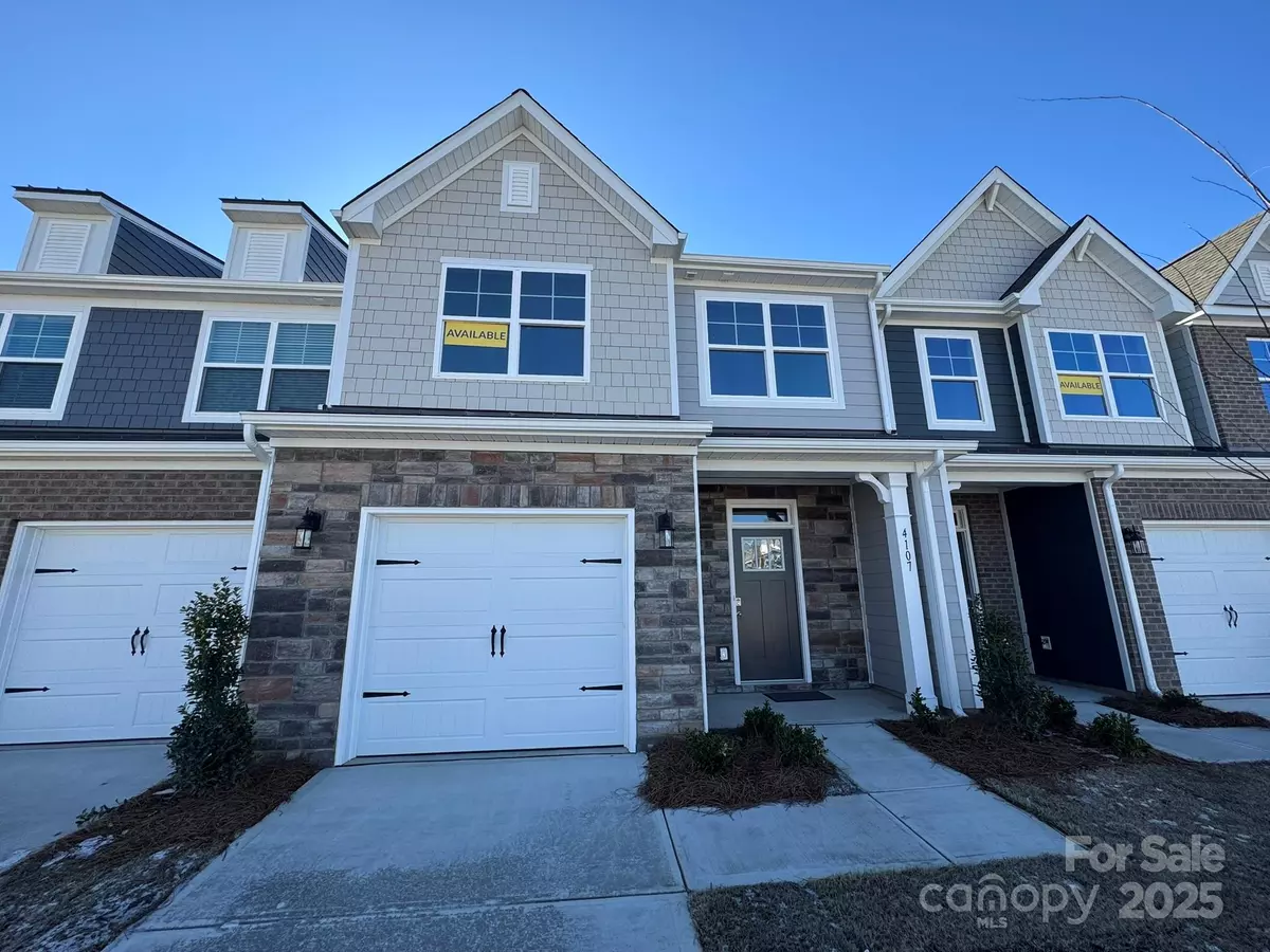 Harrisburg, NC 28075,4107 Black CT #166