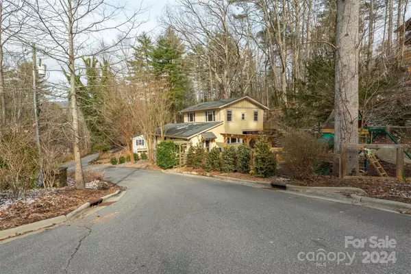 Asheville, NC 28804,38 Spring Cove RD