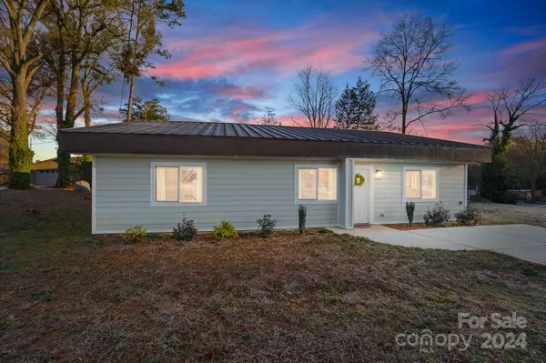 Gastonia, NC 28052,604 Davis Park DR