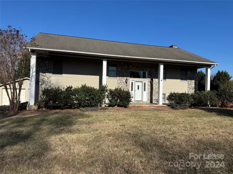 1668 Dakota DR, Hudson, NC 28638