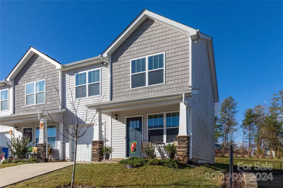 39 Benedict LN, Weaverville, NC 28787