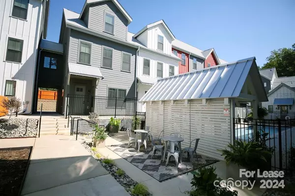 Charlotte, NC 28205,4106 Anker Haus DR #B2 w/ Study