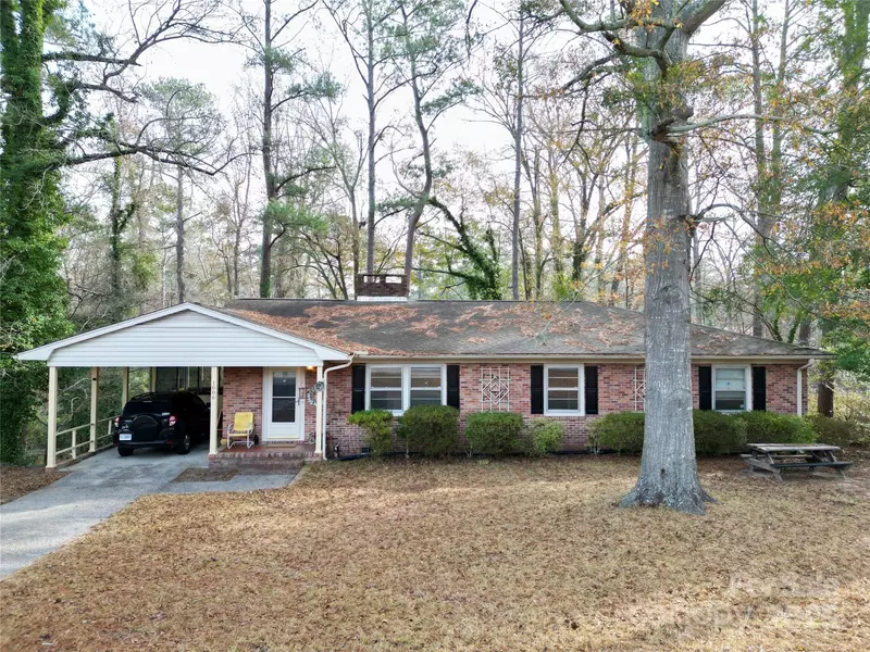 1006 Morningside DR, Rockingham, NC 28379