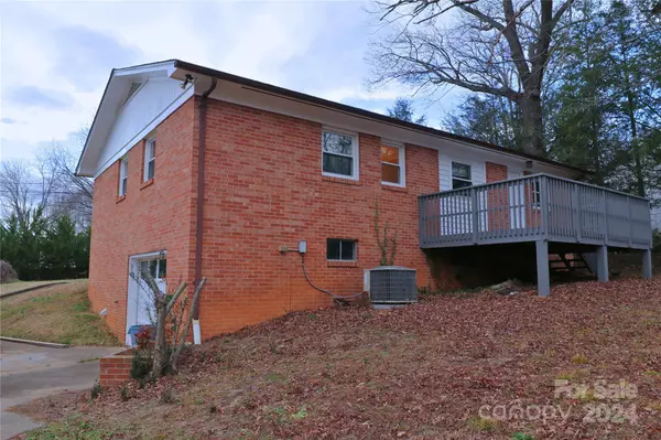 Morganton, NC 28655,109 Fox ST