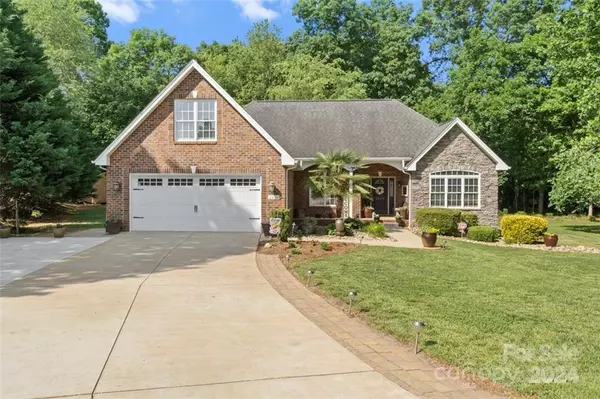 3445 Sourwood CT, Lincolnton, NC 28092