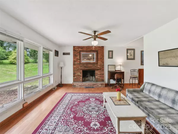 Asheville, NC 28806,51 Sunset DR