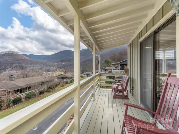 Maggie Valley, NC 28751,10 Onyx LN