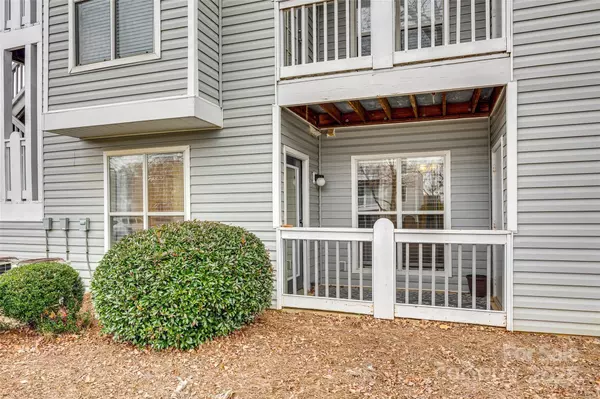 Lake Wylie, SC 29710,37 Hamiltons Harbor DR #601