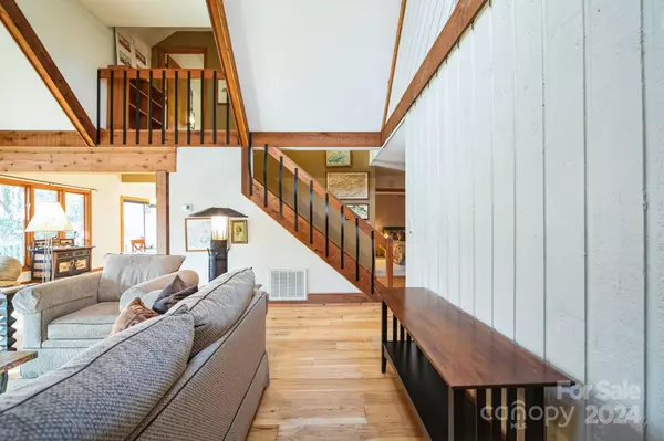 Sapphire, NC 28774,25 Fairway Villas DR