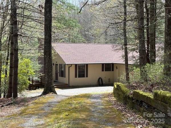 585 Purple Finch RD, Brevard, NC 28712