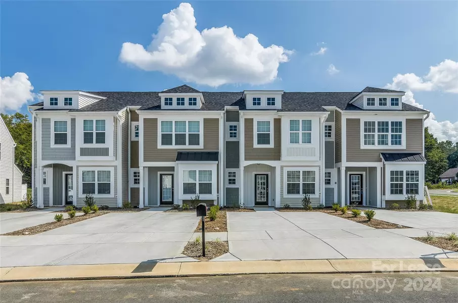 390 Halton Crossing DR SW, Concord, NC 28027