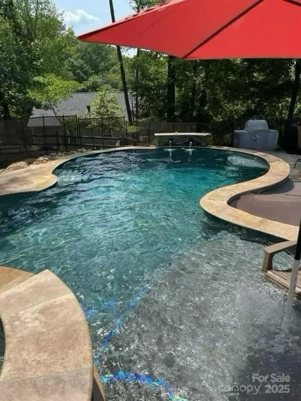 Tega Cay, SC 29708,9058 Tulagi CT