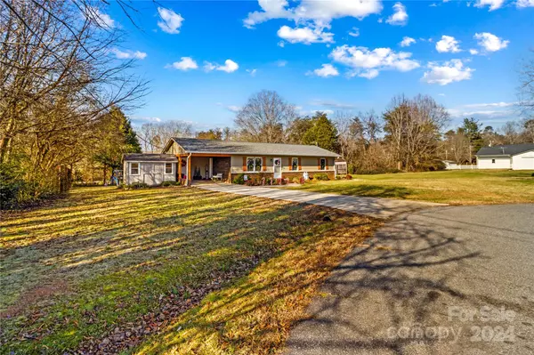 Statesville, NC 28625,111 Lois CT