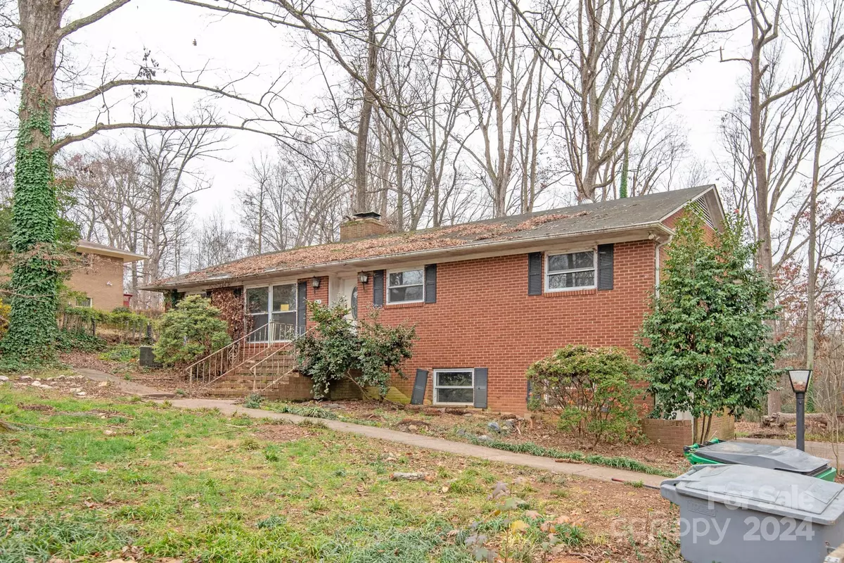 Charlotte, NC 28214,218 Kingsway CIR