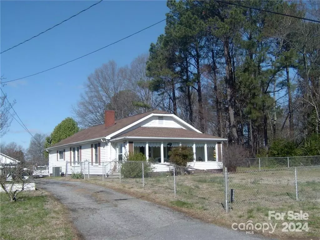 Kannapolis, NC 28083,2207 Linda AVE