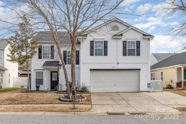 2219 Kirkgate LN, Charlotte, NC 28215