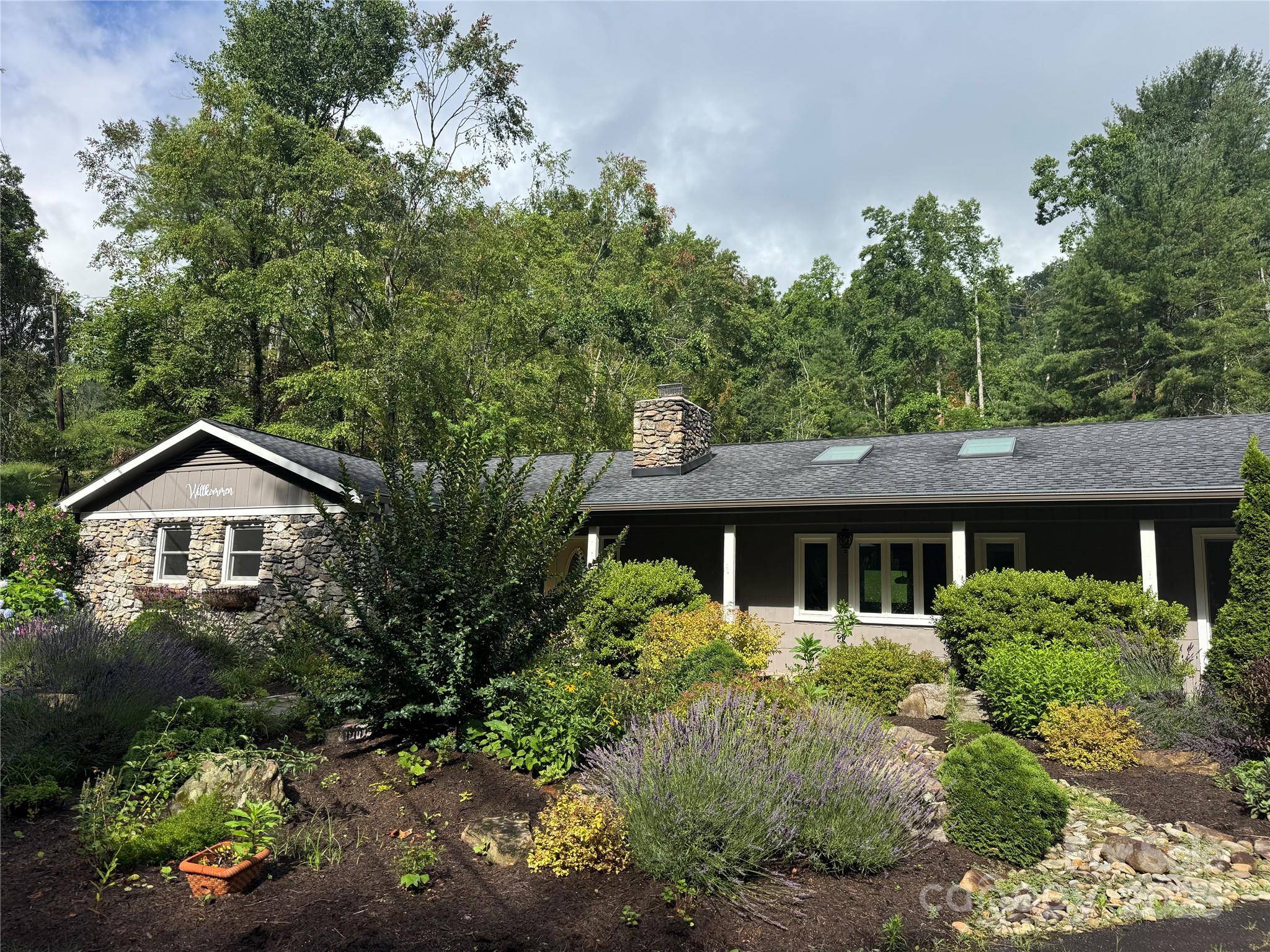 Weaverville, NC 28787,53 Jump Cove RD