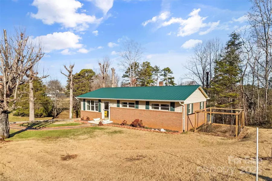 111 Baxter ST, Morganton, NC 28655