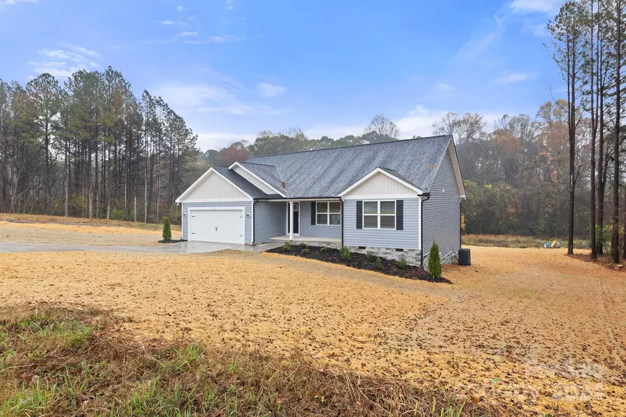 2412 Mintew CIR, Lincolnton, NC 28092