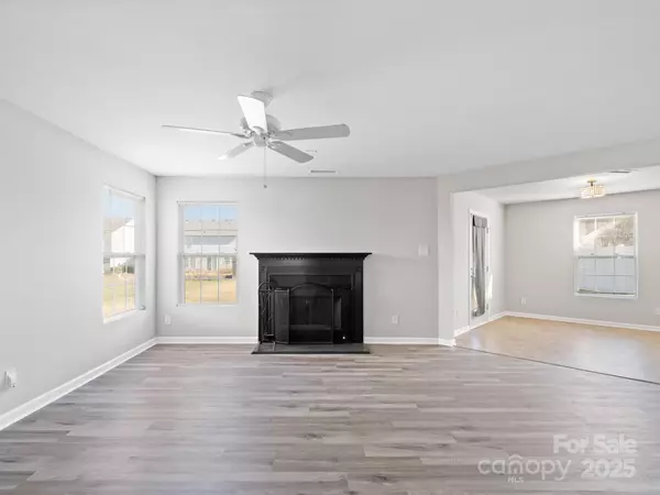 Charlotte, NC 28278,14035 Lawrence Farm LN